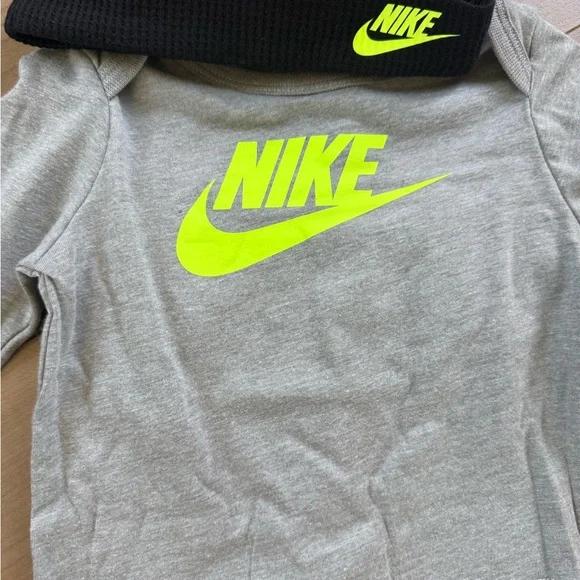 Nike Grey Top with Black Bottoms & Neon Yellow Logo Infant Set - Picture 2 of 6